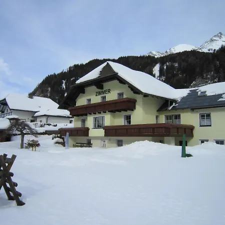 לינה וארוחת בוקר Gaestehaus Marianne Baier 3*