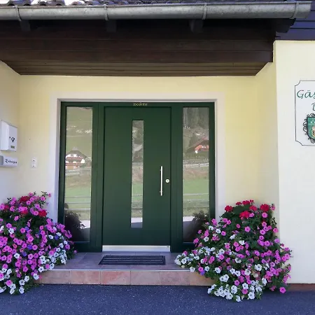 Gaestehaus Marianne Baier לינה וארוחת בוקר זדרהאוס