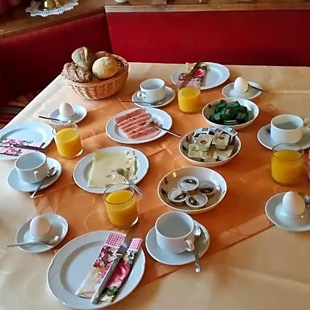 فندق مبيت وإفطار Gaestehaus Marianne Baier 3*